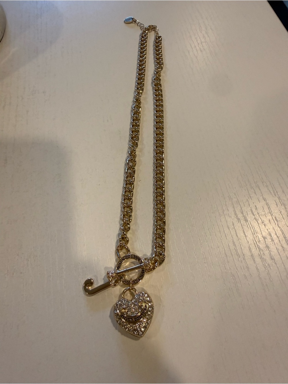 Juicy couture heart toggle necklace in gold